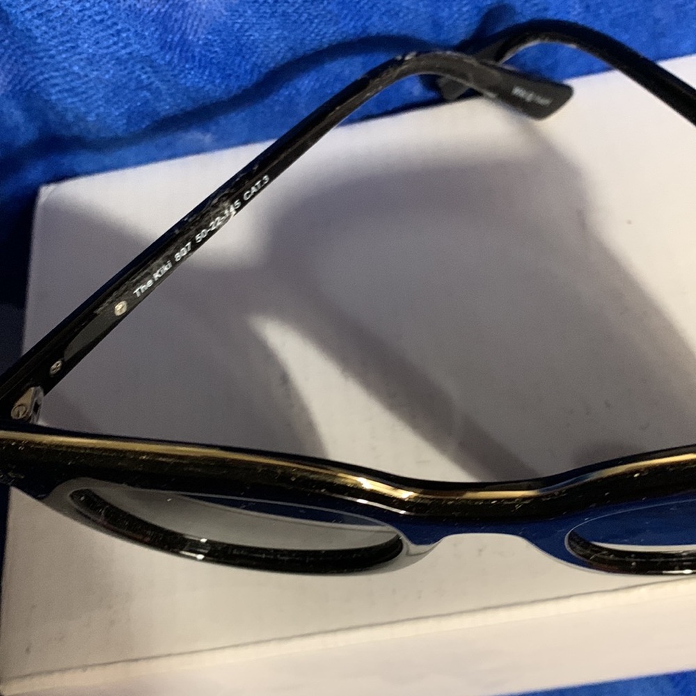 Beautiful brand new black sunglasses gold trim on top - Picture 2 of 6
